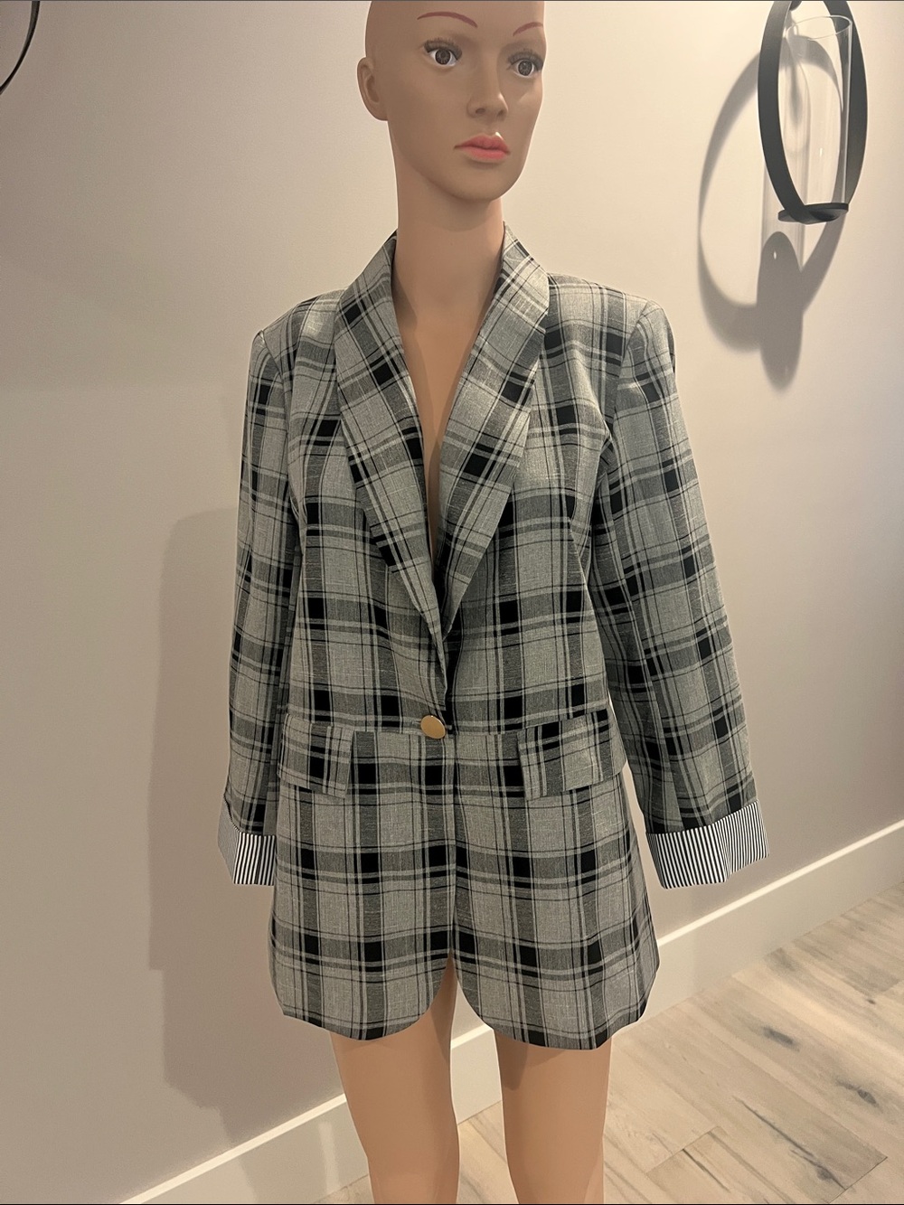 Black & White Plaid Single-Button Blazer